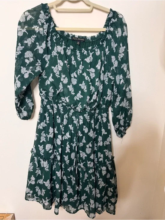 Green Floral Long Sleeve Tiered Dress - Picture 2 of 3